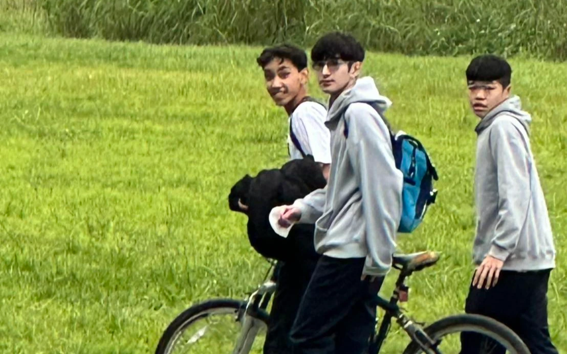 最帥回眸！3國中生救援「頭濺血翁」　他拍下這一幕致謝萬人狂推