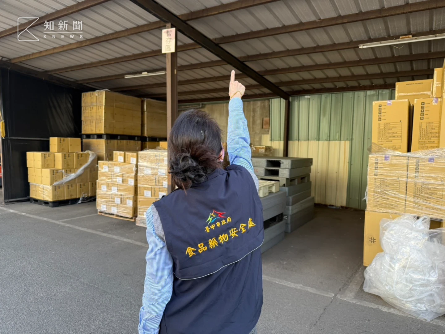 獨家|手搖飲原料放戶外曝曬!醫揭恐怖後果 消費者怒:拿健康在賭