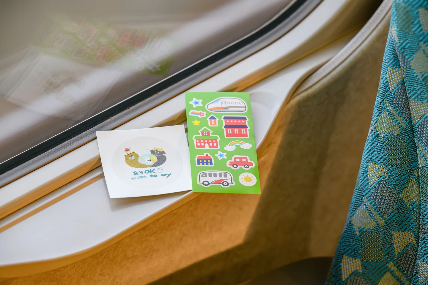 高鐵「寧靜車廂」滿意度破9成！僅2人遭拒載　「It’s ok to cry」貼紙曝光