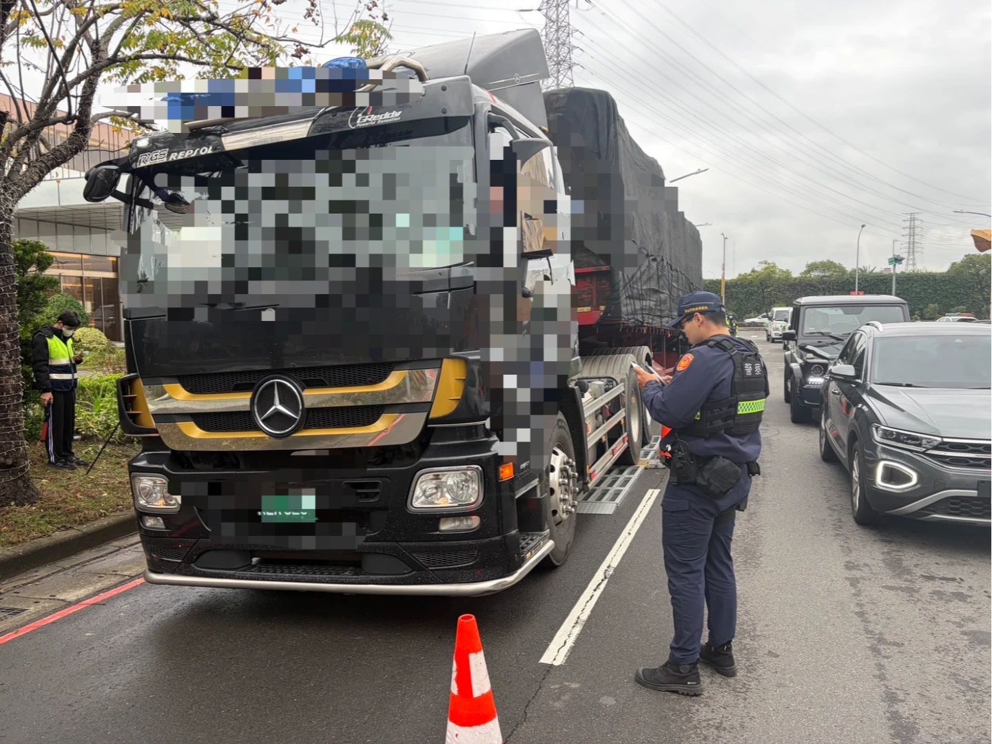 新北中和3路段大型車易肇事！　警祭15天交通大執法