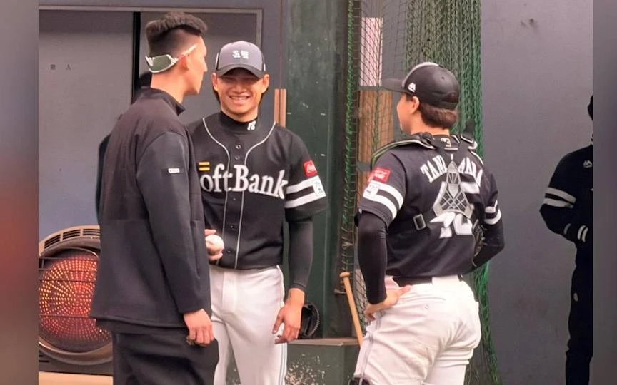 日職｜徐若熙加盟軟銀鷹首進牛棚！練投47球　監督大讚：投球姿勢優異