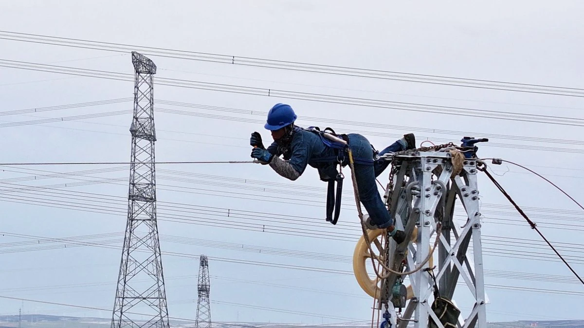 AI用電潮來了！中國電網砸錢創新高　超高壓建設一路拚到2030