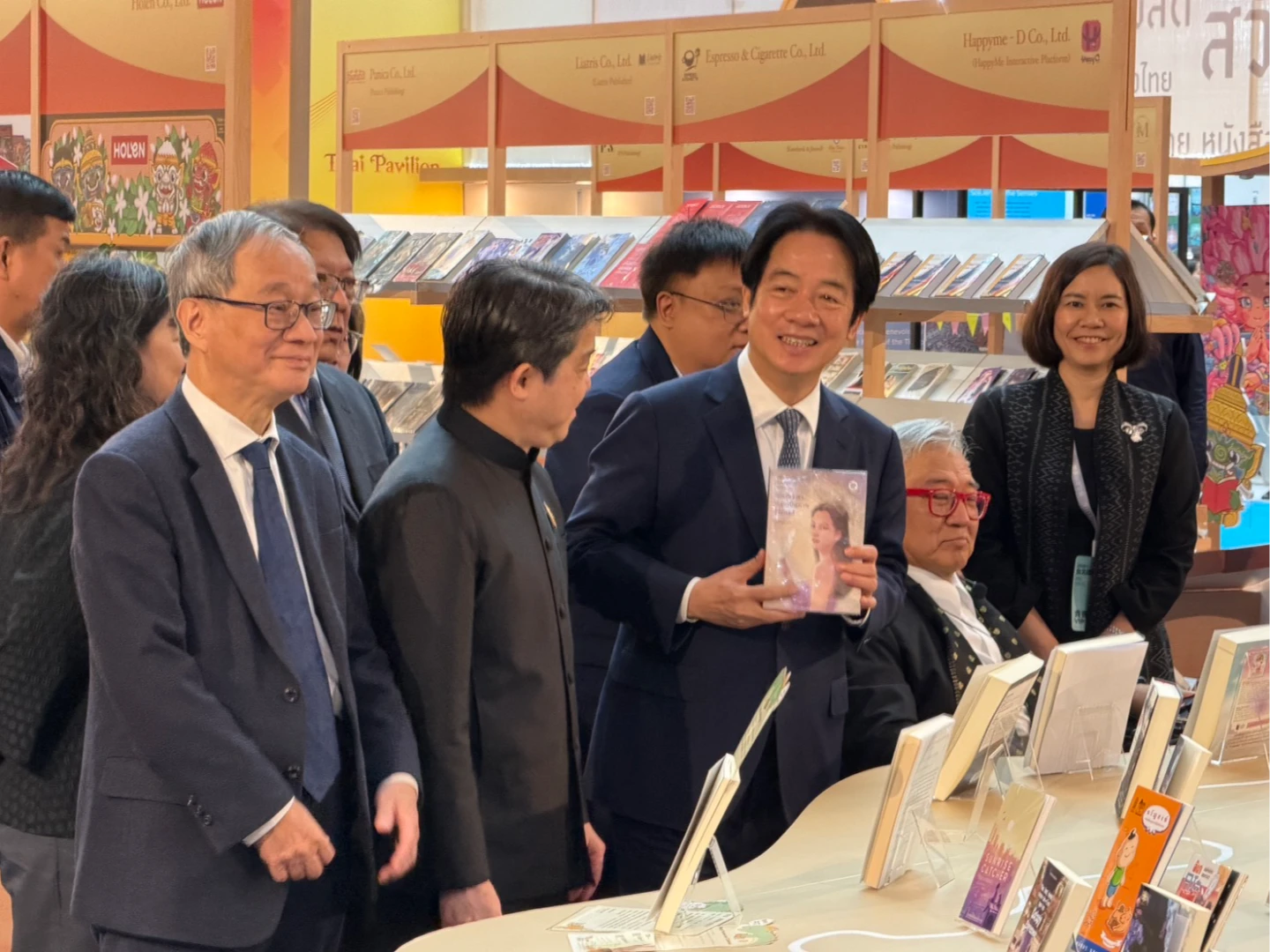 台北國際書展人氣旺！6天展期熱鬧登場　賴清德逛展自曝「愛看武俠、瓊瑤小說」