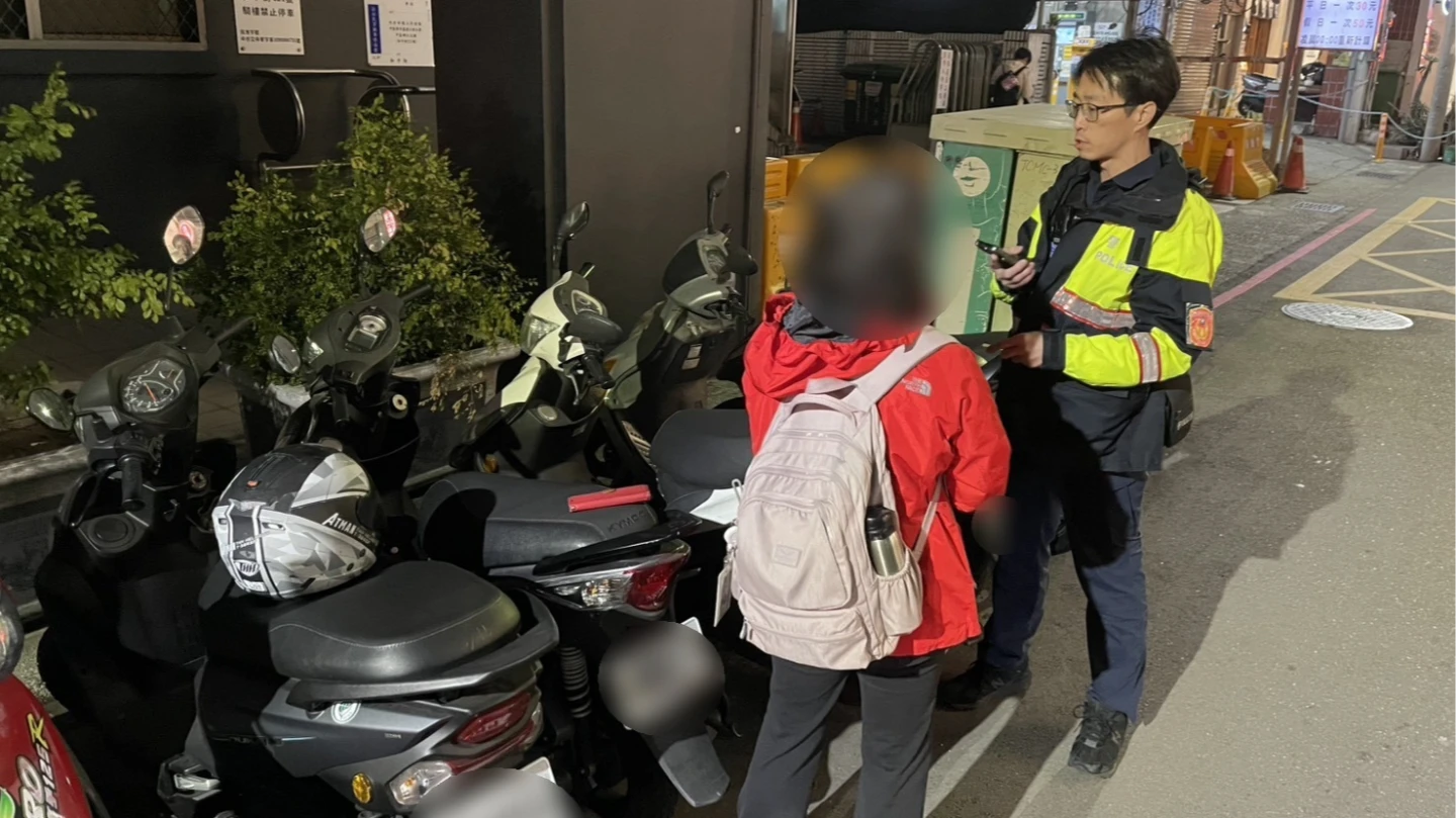 有片｜火車站變百慕達三角洲！婦找車找到崩潰　警幫尋獲教技巧