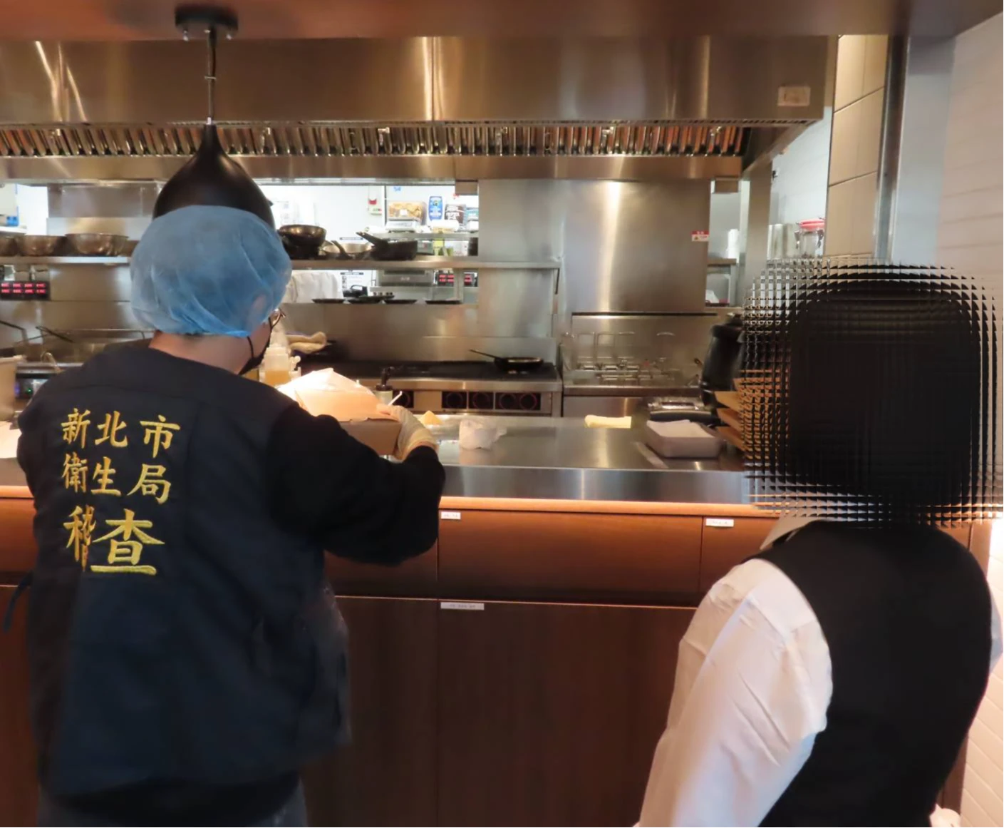 吃完貝里尼逾10人發燒腹瀉送醫！衛生局稽查曝缺失　宏匯廣場回應了