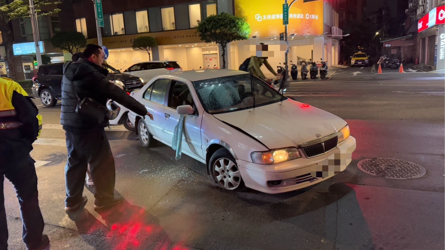 有片｜永和槍聲大作！警開4槍攔贓車逮3男　車上有毒也有通緝犯