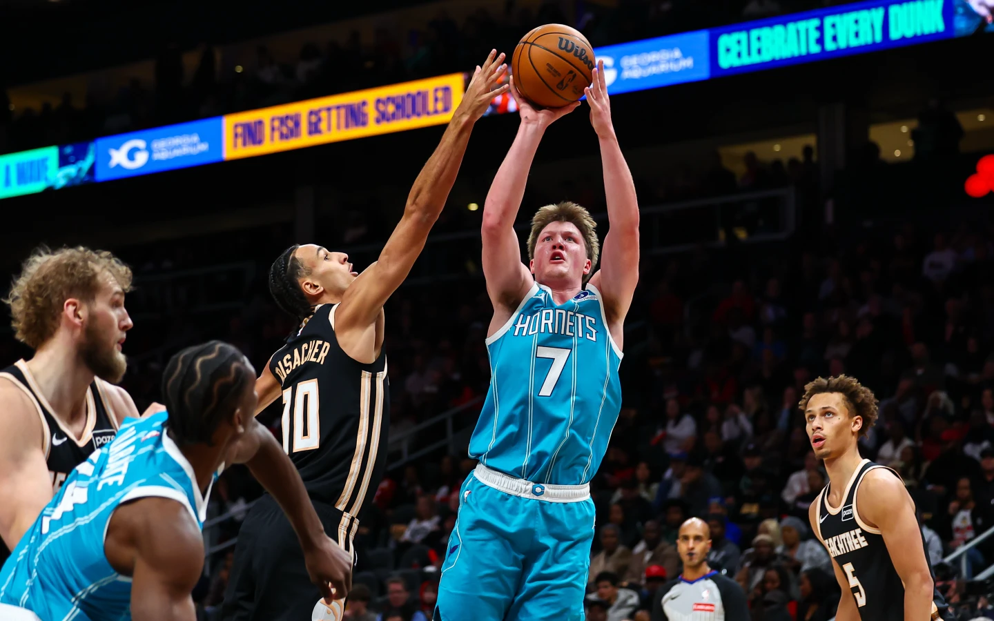 NBA｜黃蜂撿到寶！神射菜鳥聲勢強壓狀元郎　狂飆174顆三分球有望破紀錄