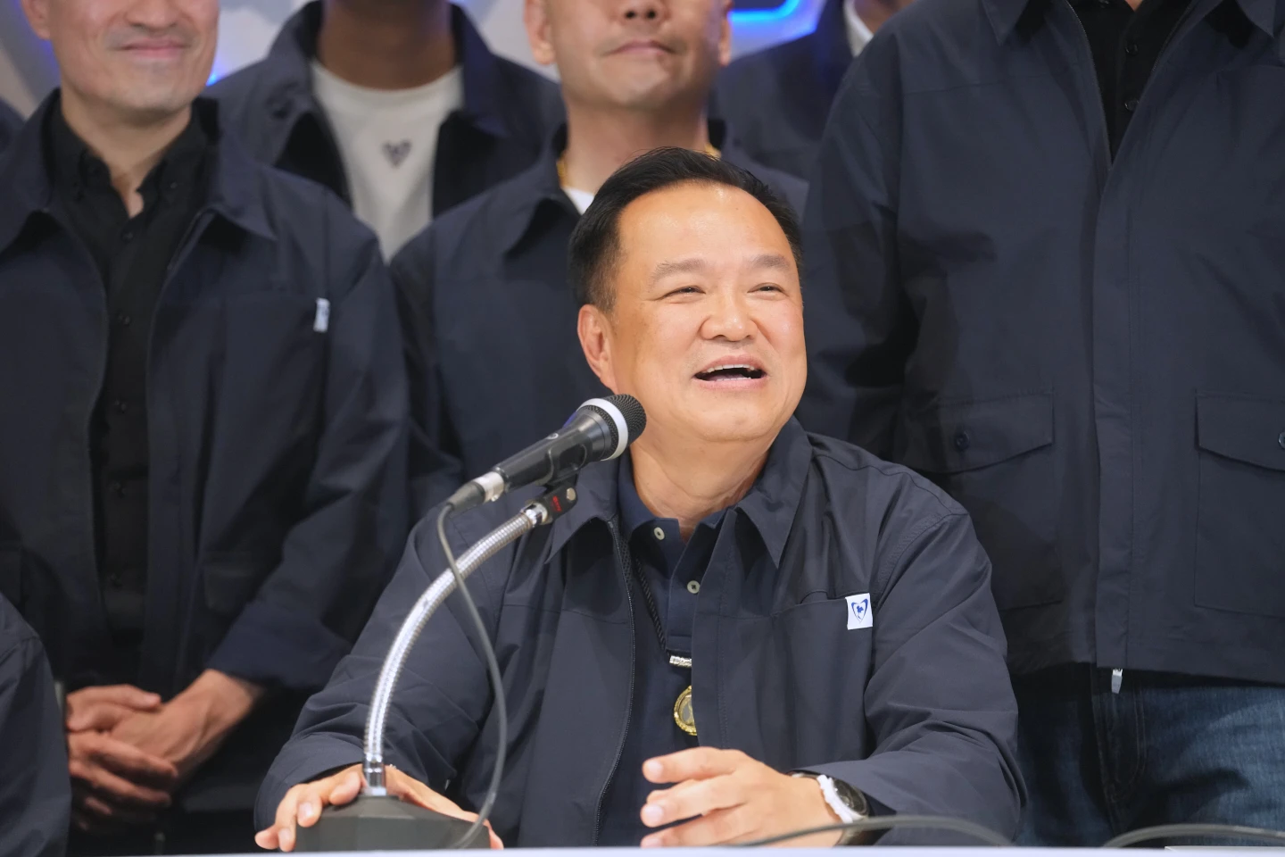 泰國大選｜保皇派爆冷擊敗改革派　總理阿努廷篤定續任：蓋泰柬邊境牆