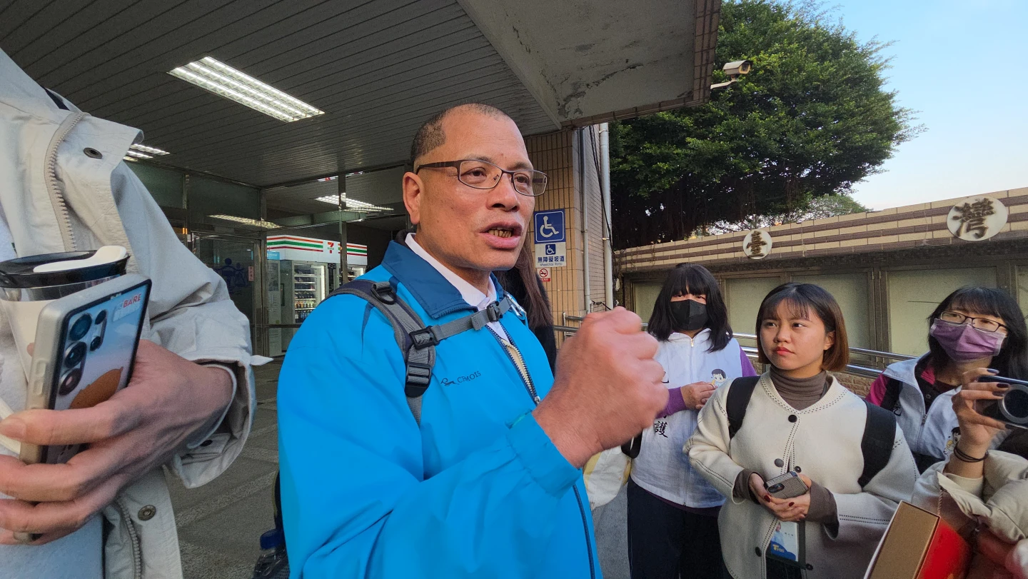 警所長遭女毒蟲拖行殉職！2幼女一席話令人鼻酸　「想去天上陪爸爸」