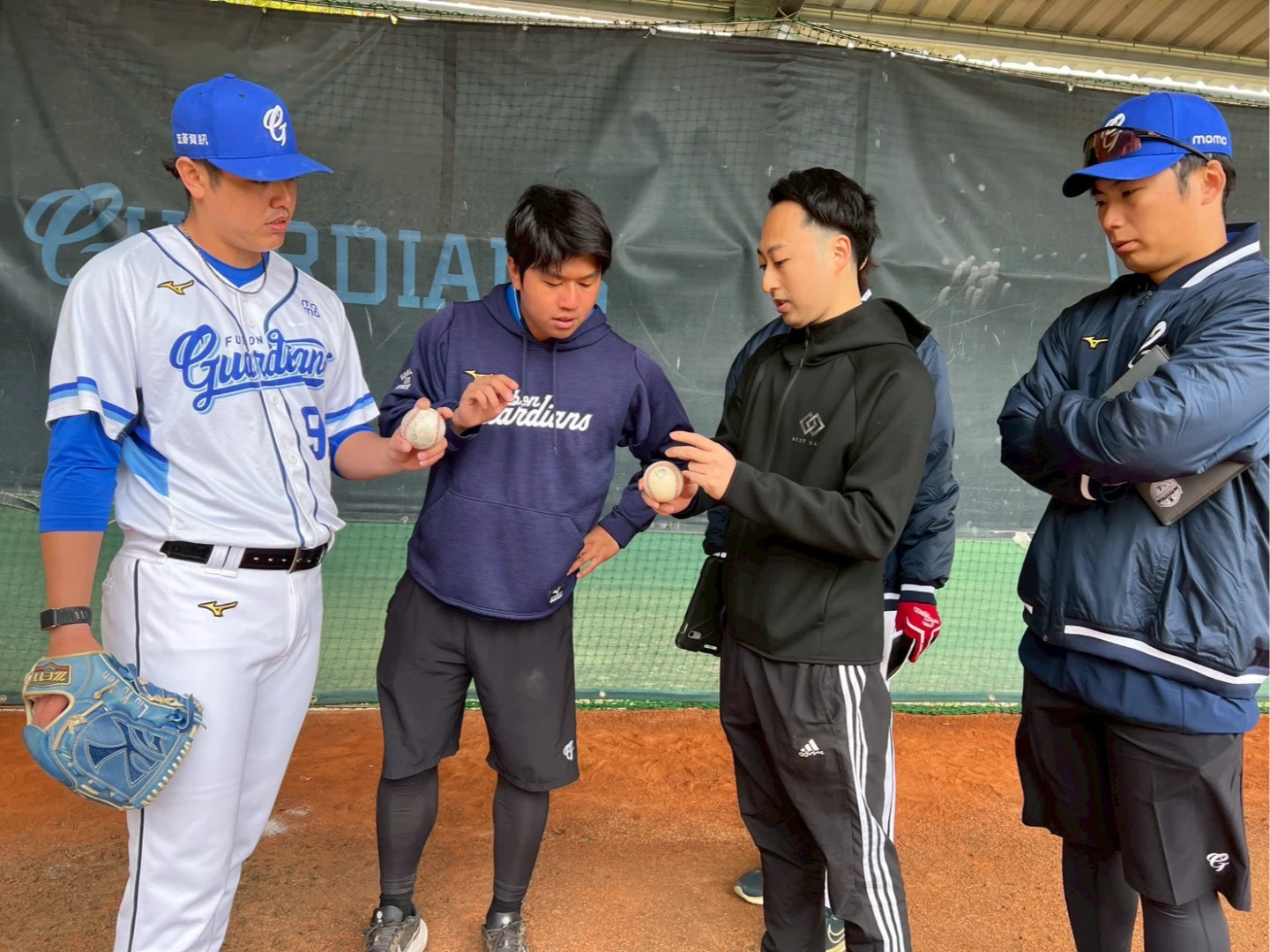 中職｜日本NextBase團隊加入悍將春訓　前阪神資深防護員也來台客座交流