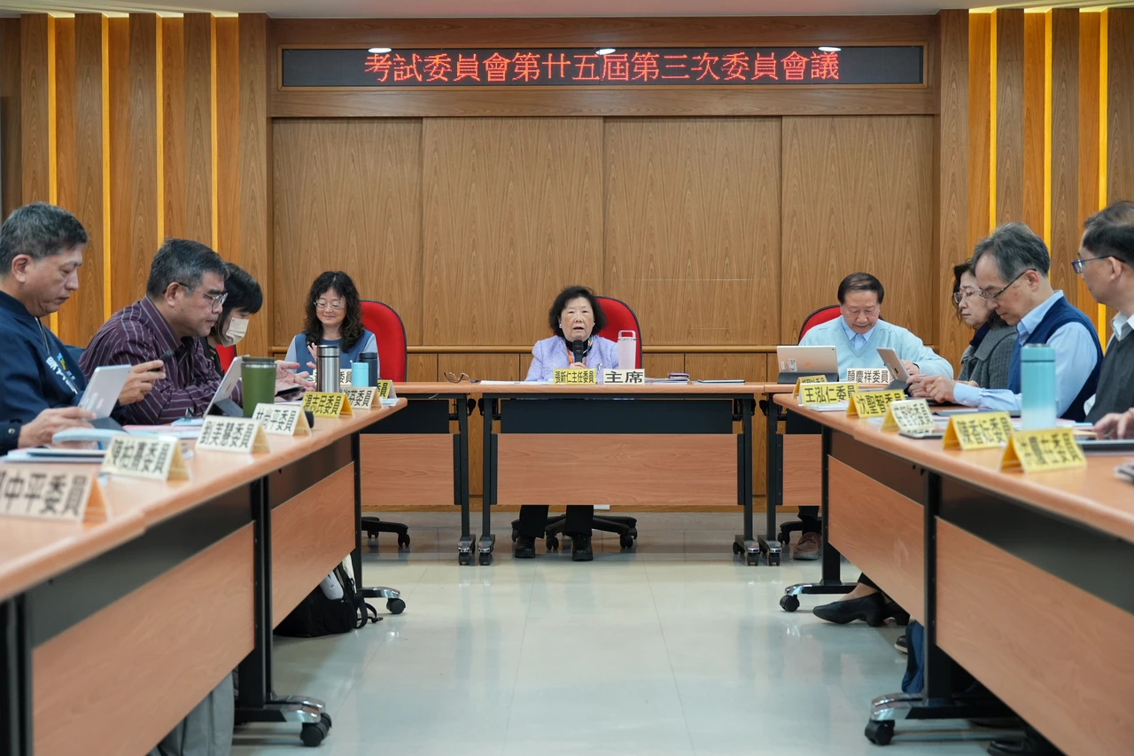 學測考生遺失證件急電家長求救　口袋掏手機被抓違規！沒繳錢打不通仍扣分