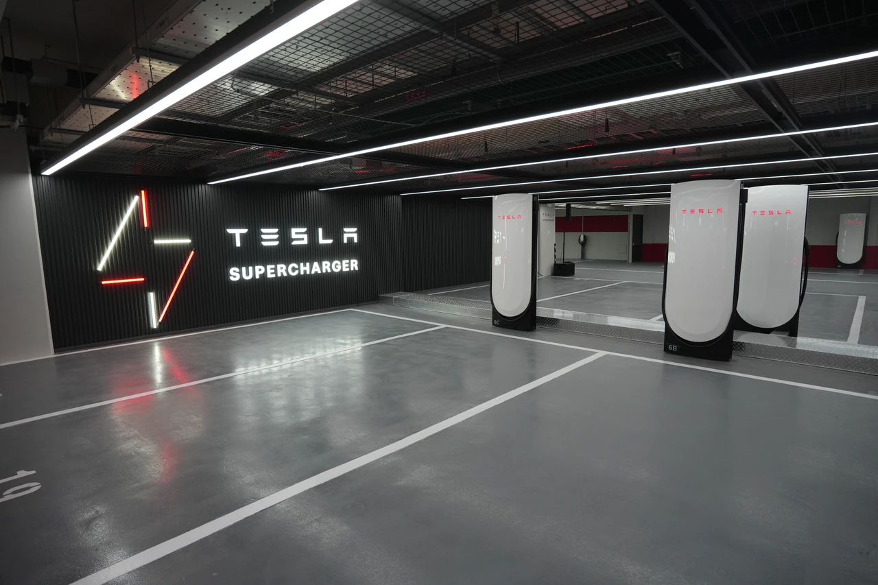 摩根大通警告特斯拉股價恐崩跌60%　稱其財務與營運預期全面崩盤