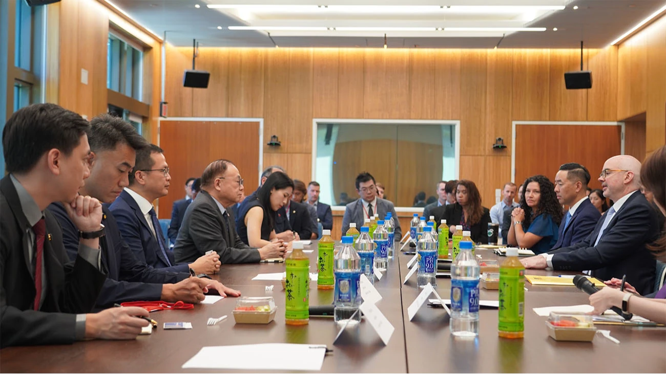 內幕｜AIT探底藍軍購態度！鄭麗文傾向3500億　徐巧芯版再加600億台美合作條例