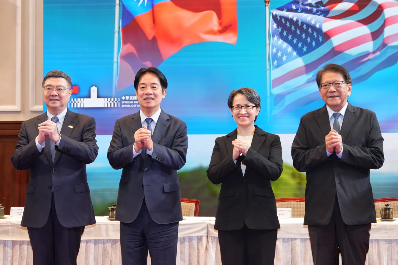 台美關稅｜歷經10月談判定案　卓榮泰獲報定格3秒「世界停止轉動」：太感動了