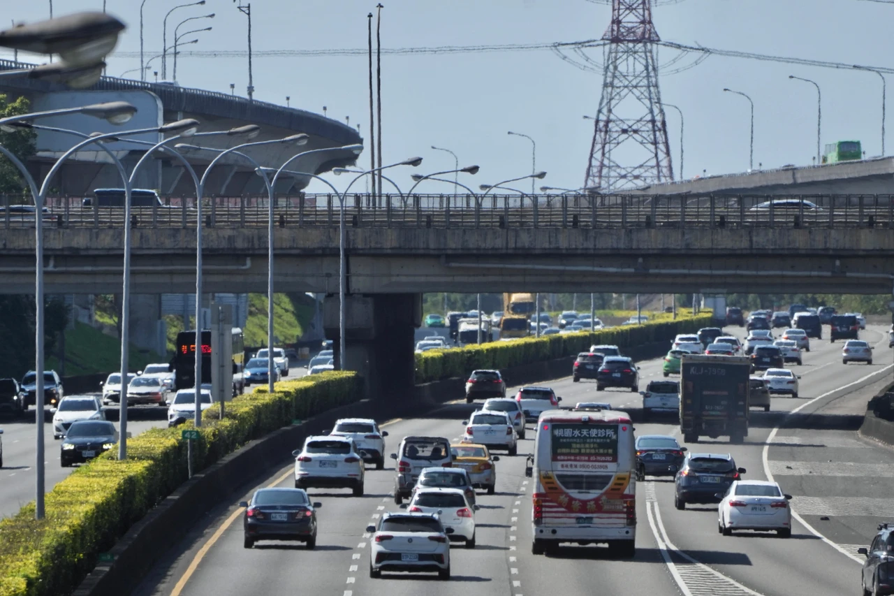 228連假首日！國道10處塞車雷區　國5南向5時前或17時後出發