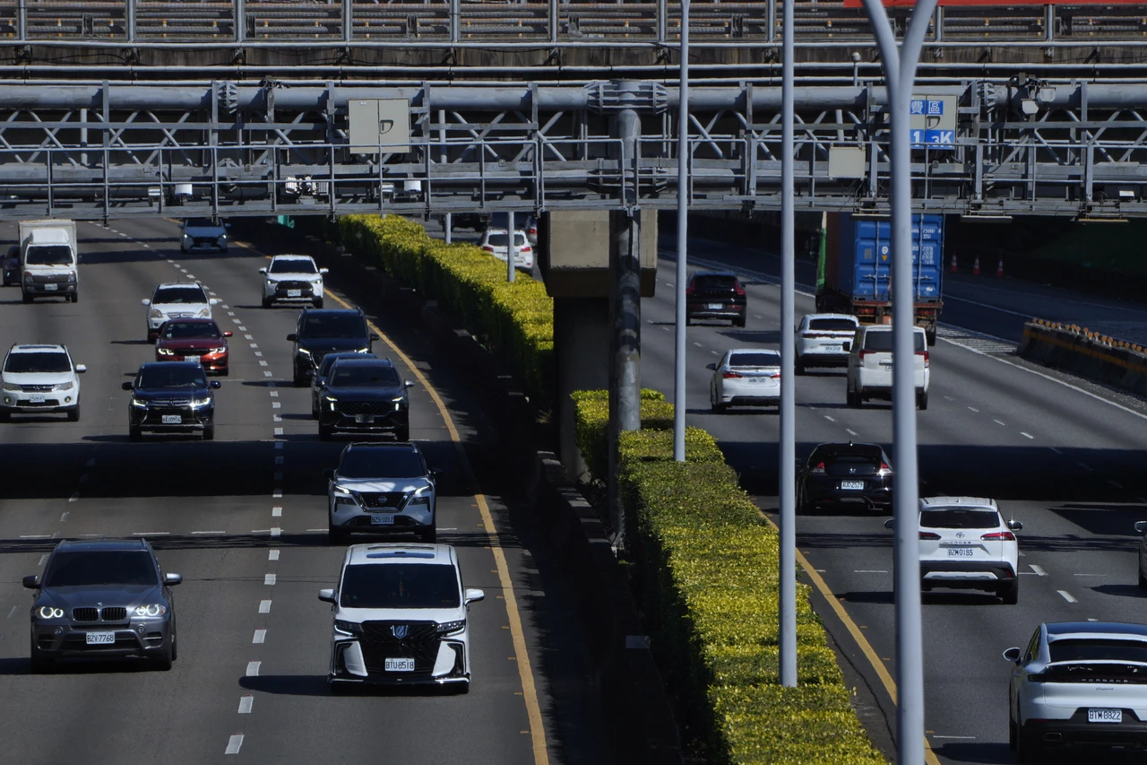 228連假次日「北向車流增1.2倍」　壅塞路段出爐：國5從中午塞到深夜