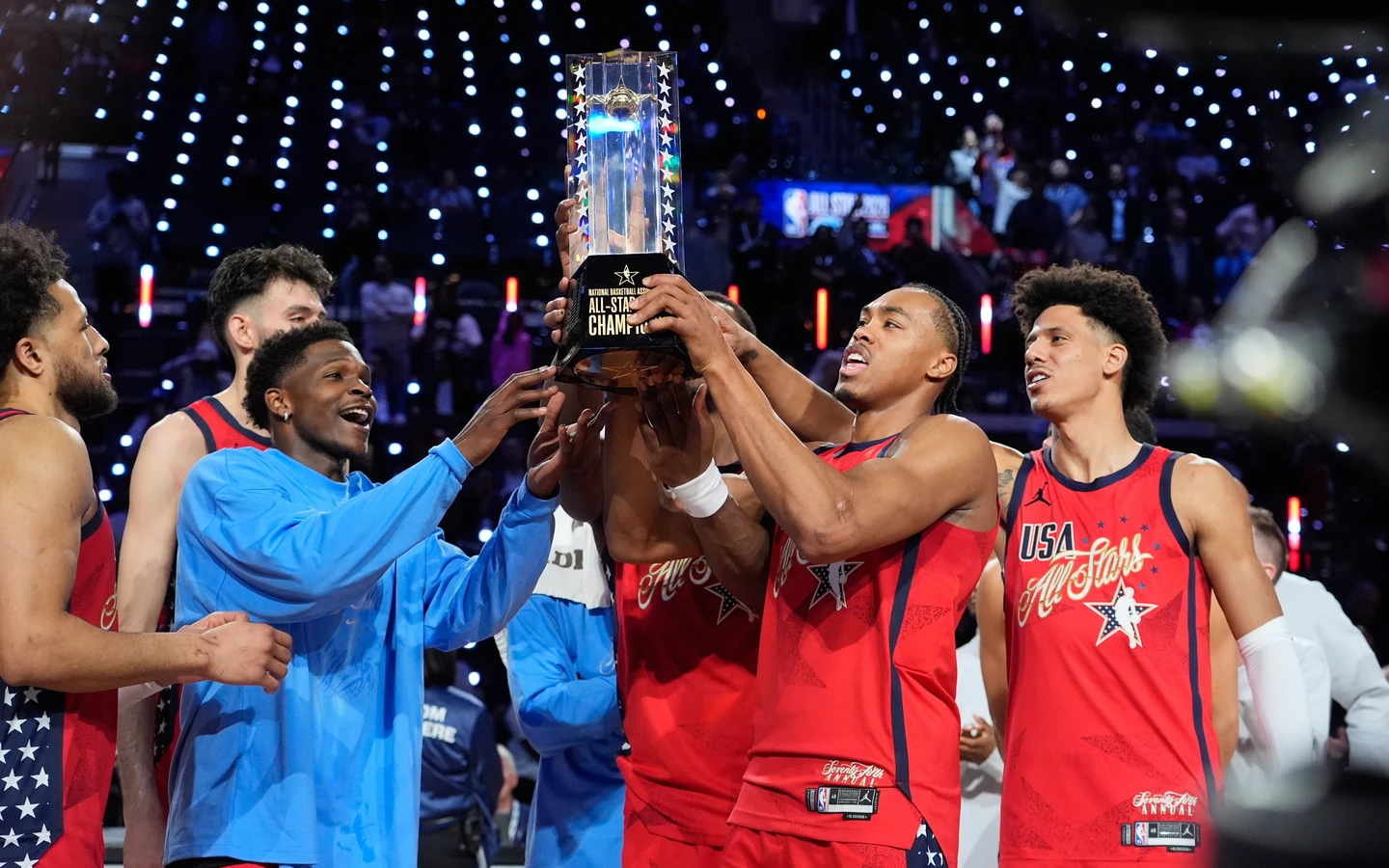 NBA｜明星賽改制首冠出爐！世界隊掉漆吞2連敗　美國明星隊稱王愛德華茲獲MVP