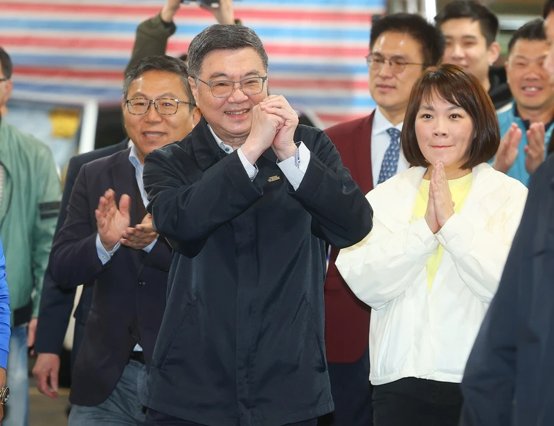 大年初一參拜祈福！卓榮泰：現在台灣正好　順風順勢「百工百業再衝一波」