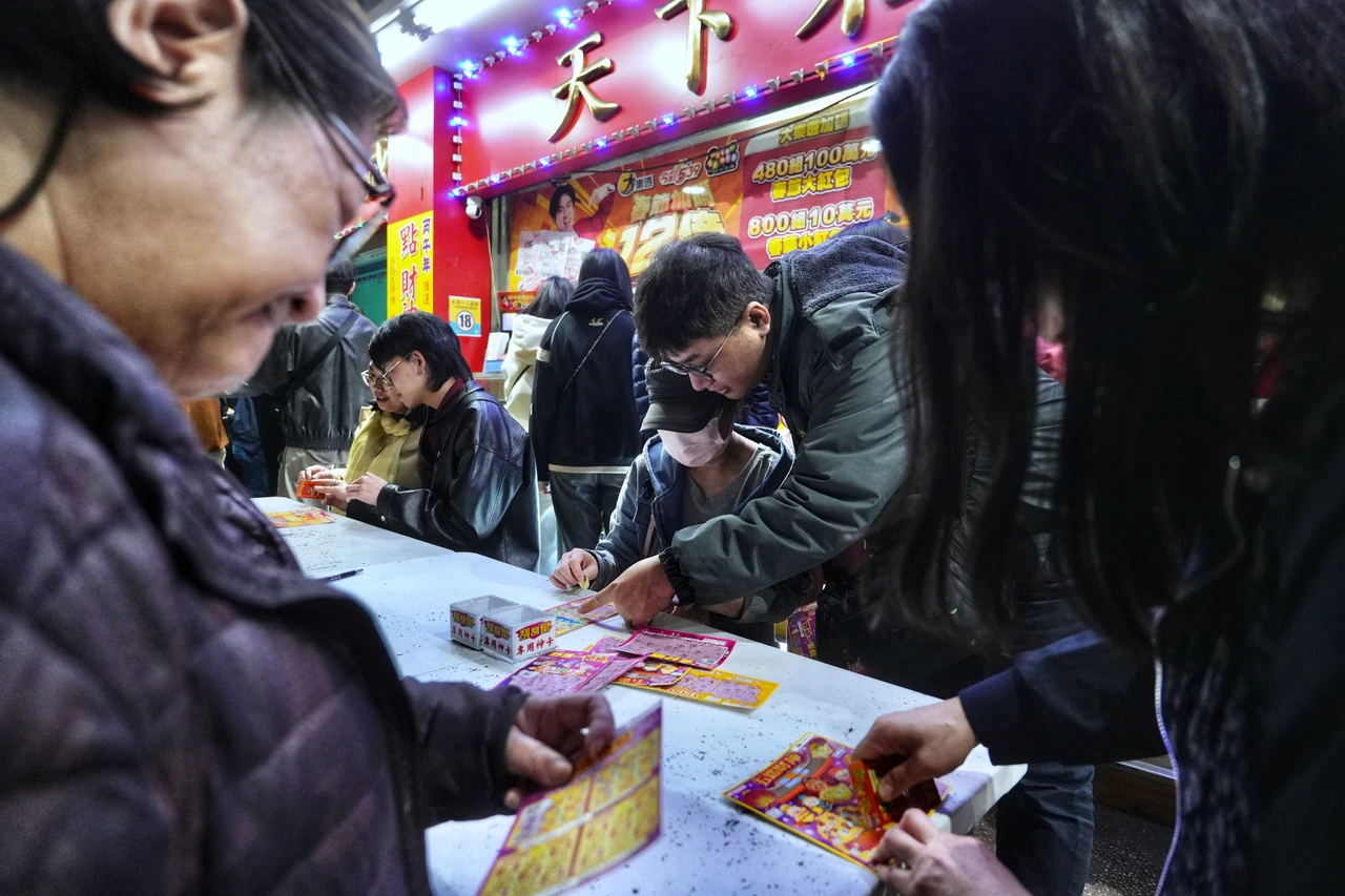 金門男子返鄉「風獅爺旁」玩刮刮樂　幸運中大獎100萬元