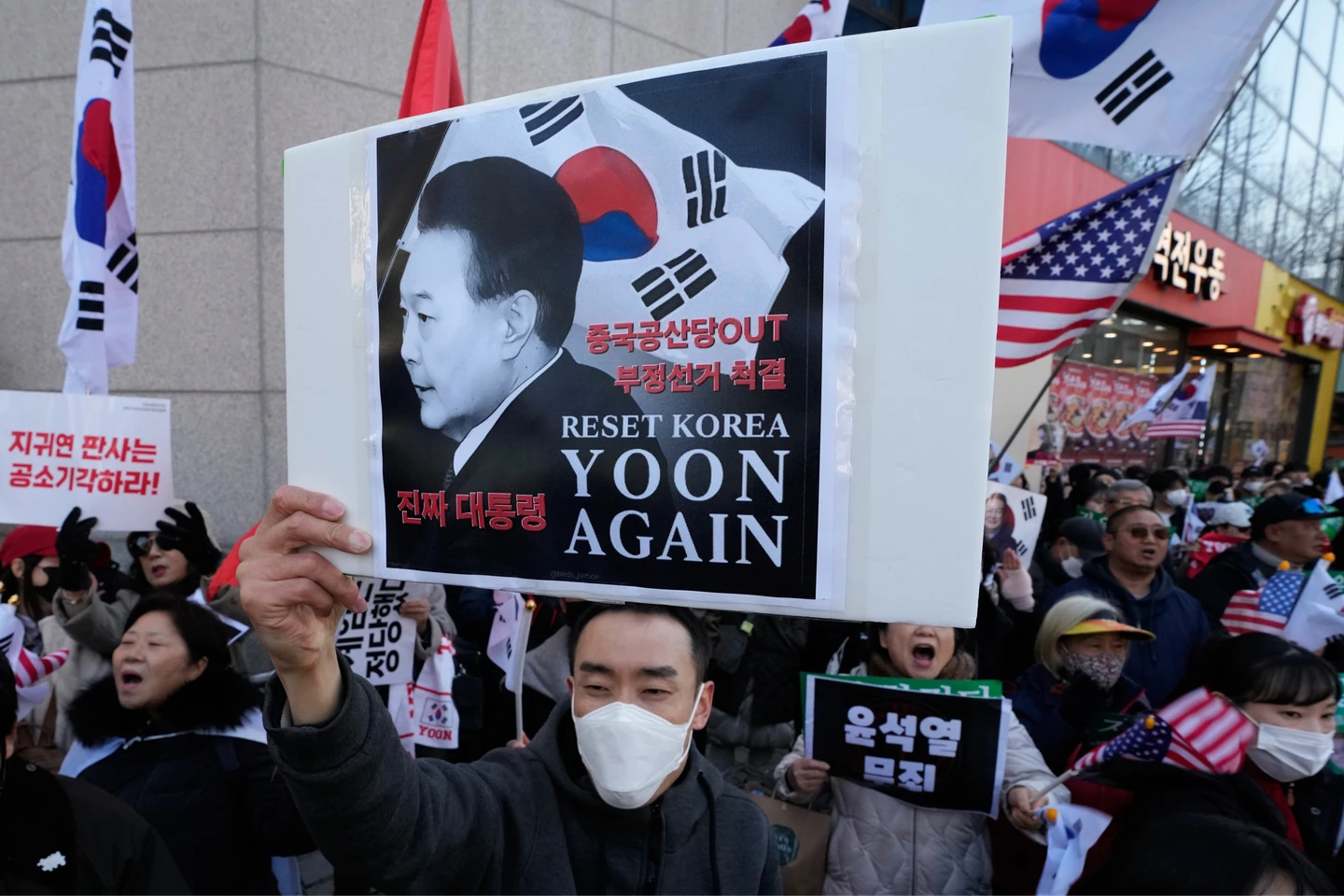 尹錫悅戒嚴之亂涉內亂罪逃過死刑　一審被判終身監禁