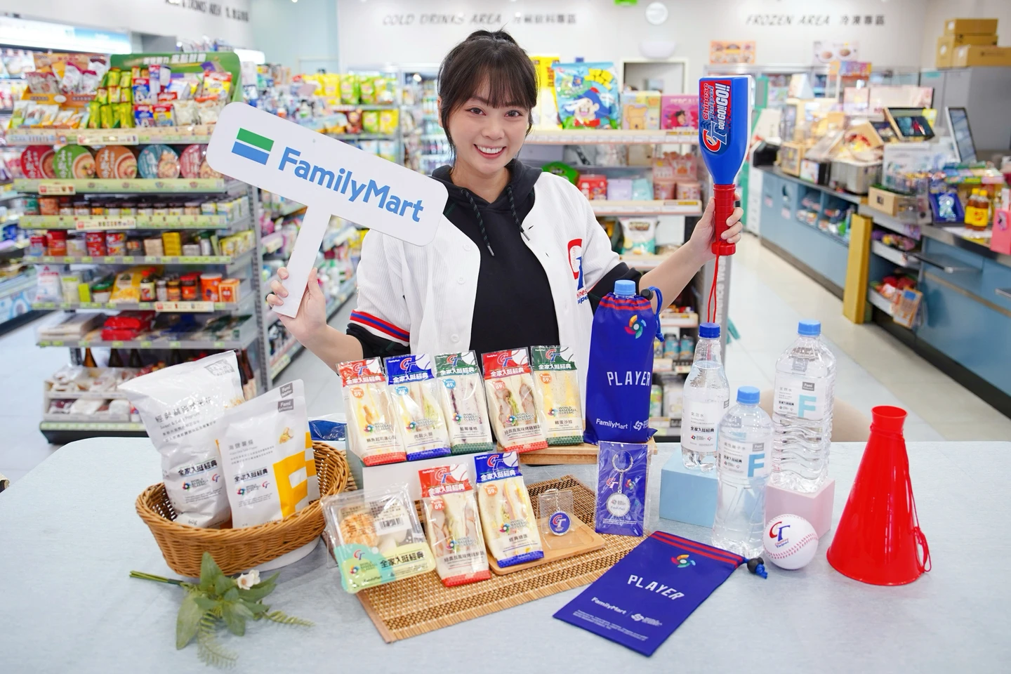 WBC東京開打！超商祭滿額送獨家週邊　5萬份送完「有錢買不到」