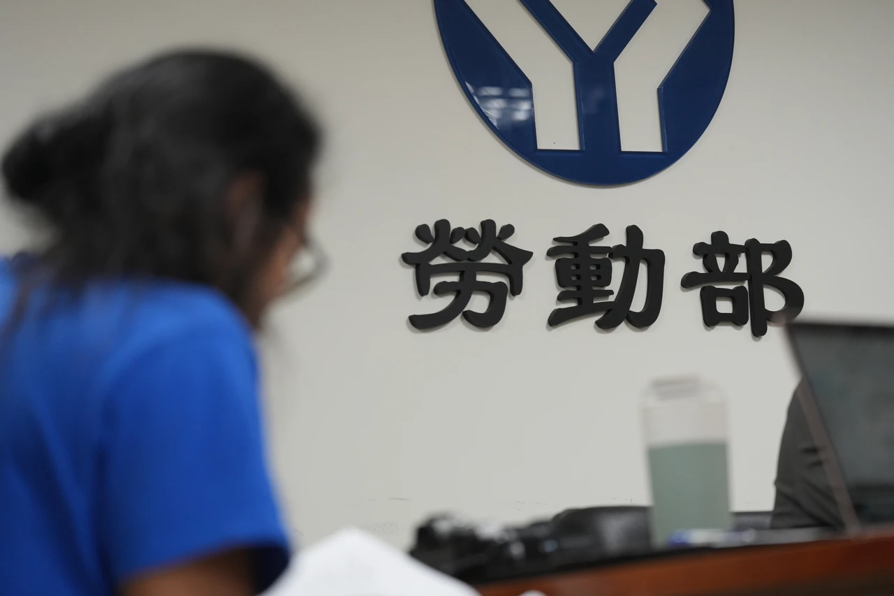 公司不能拒發服務證明給離職員工 勞動部:違者最重噴30萬、可連續處罰