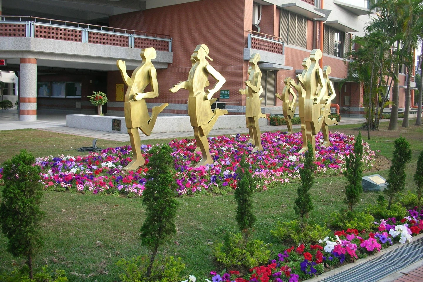 5250元畢旅午晚餐自理、僅1景點收費！學生氣炸：破行程　校方、旅行社回應了