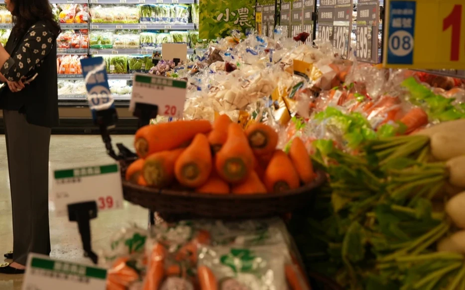 遭控發霉蔬果擦完繼續賣　業者澄清：無主管授意！衛生局稽查結果曝光