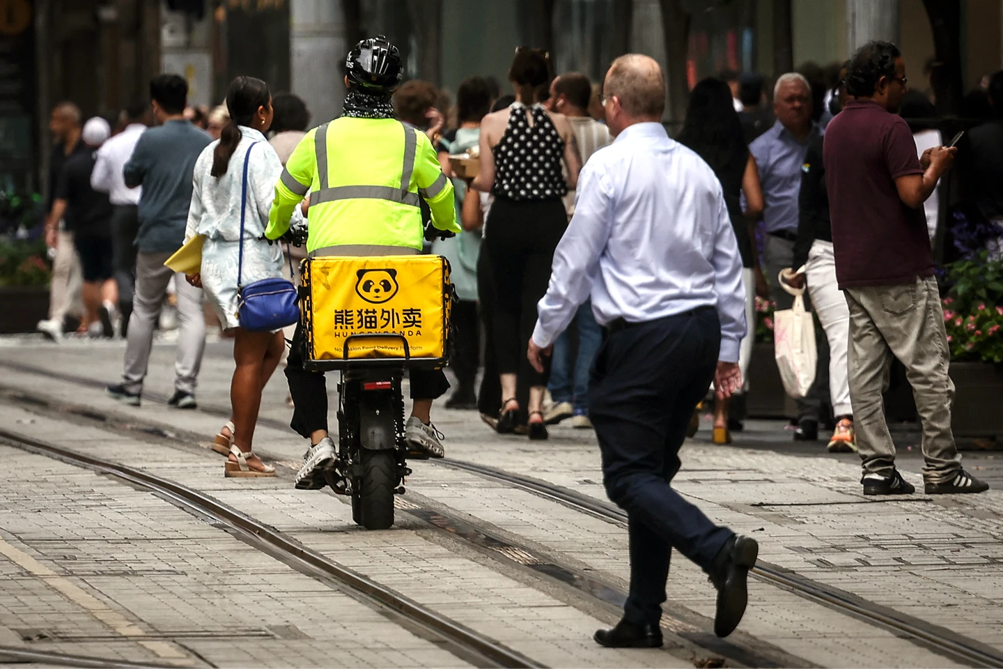 雪梨外送員醞釀罷工　中國公安施壓家人伸長臂跨境恐嚇