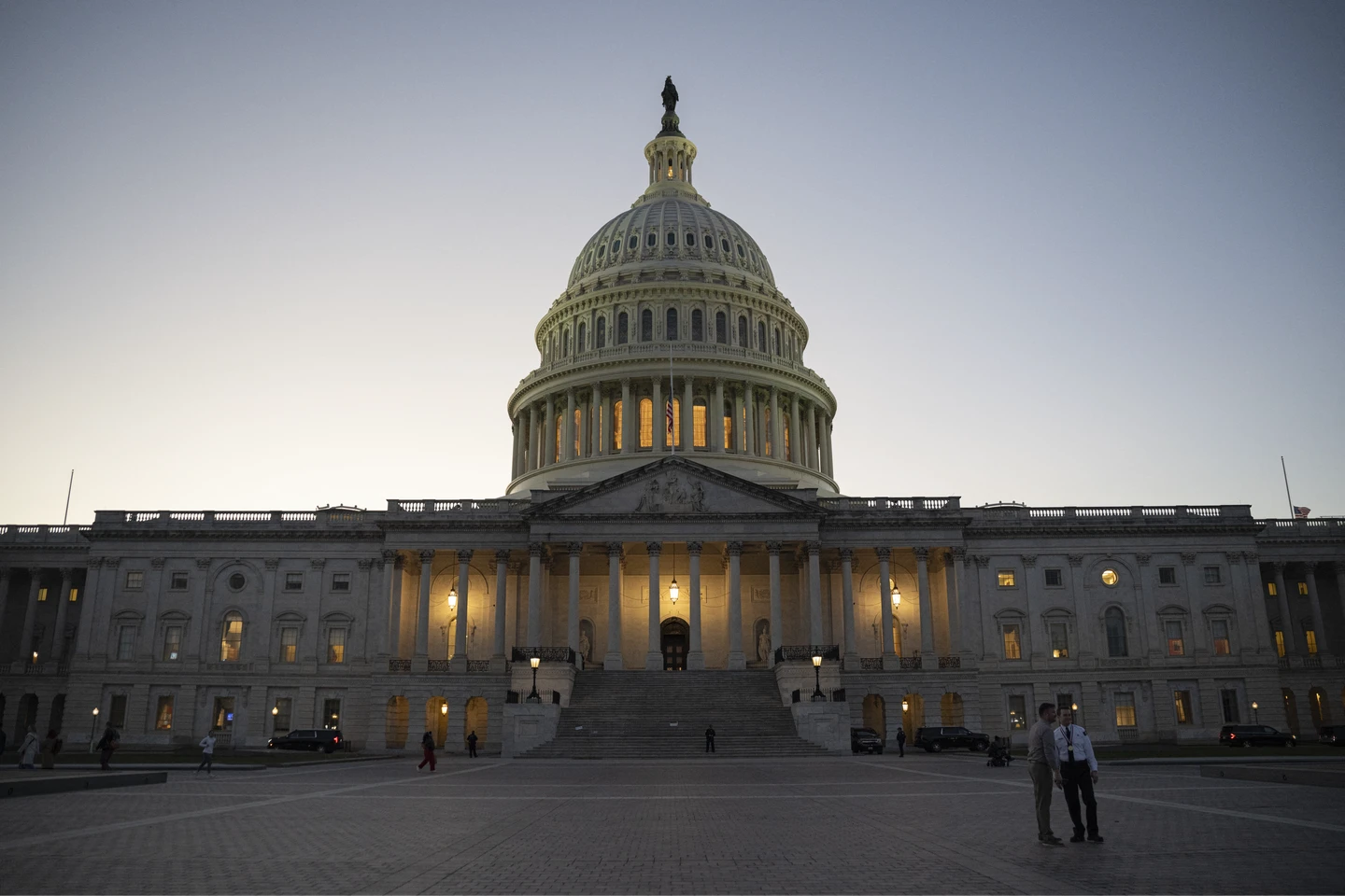 美對伊朗發動軍事行動　國會有人力挺有人批未授權