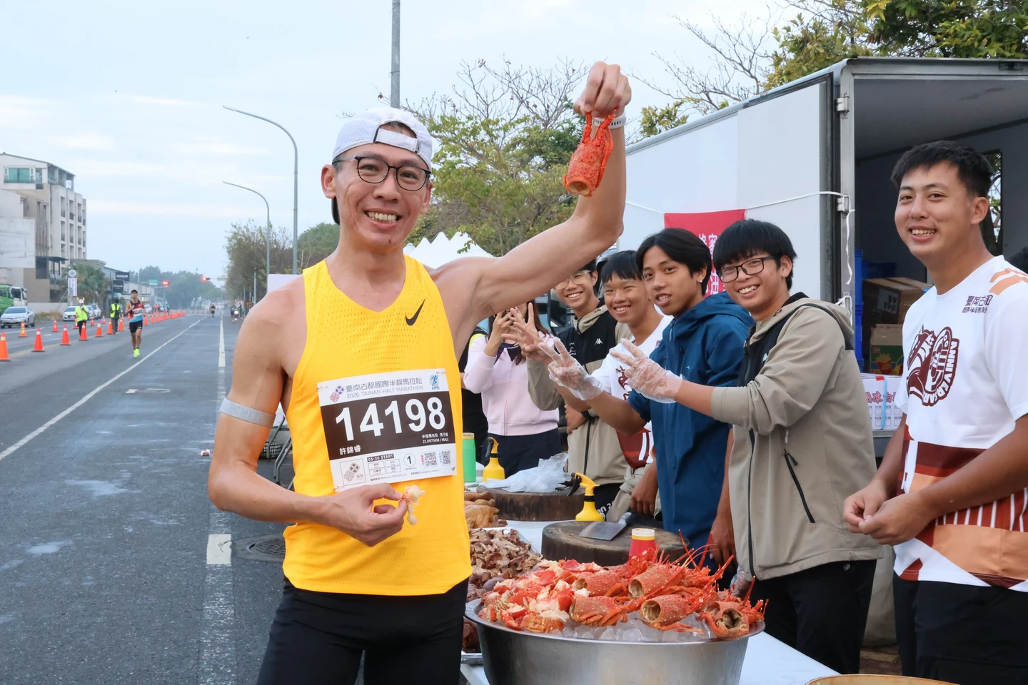 台南古都馬20週年登場　2.5萬人開跑創新高　米其林補給成最大亮點