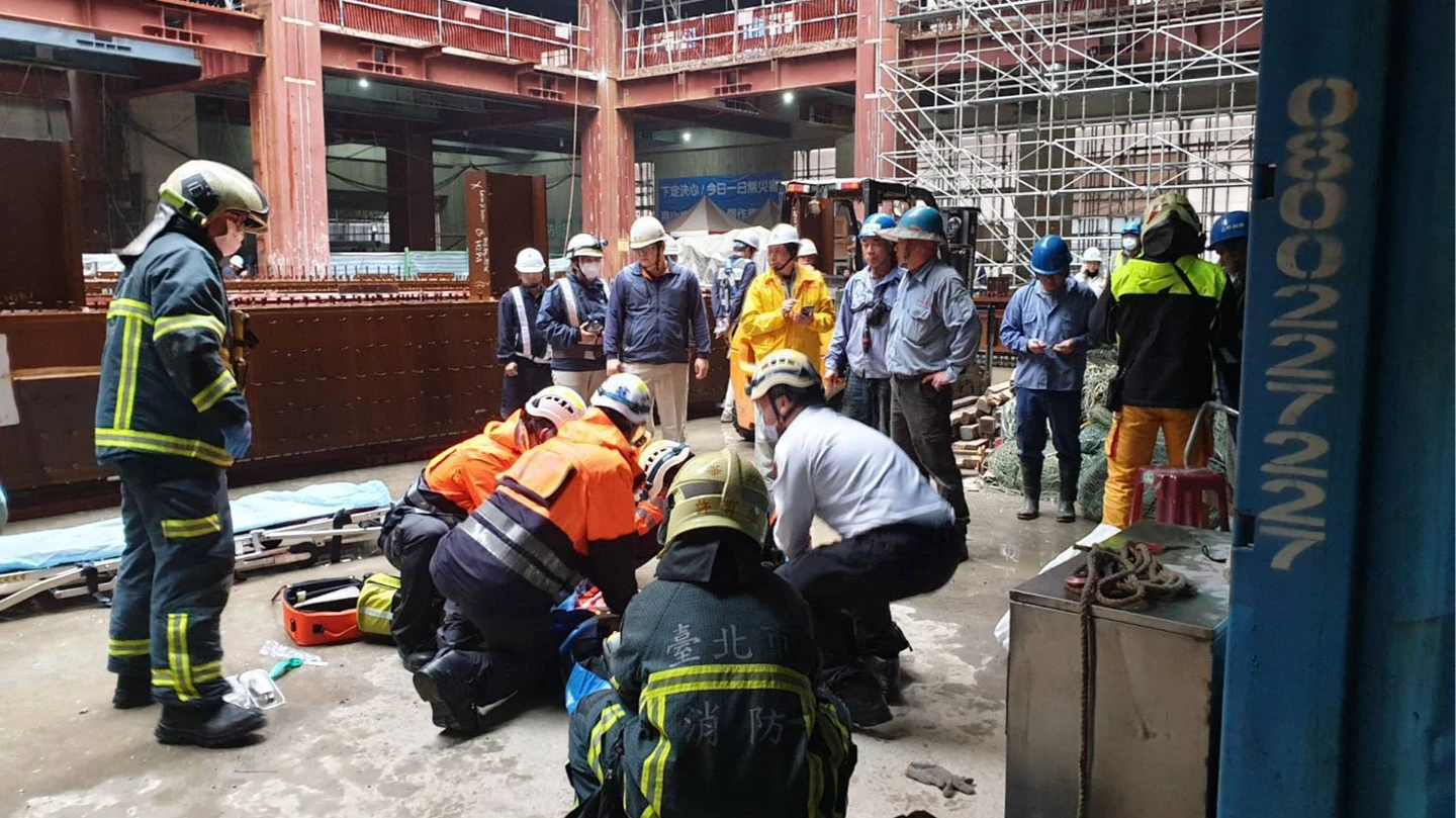 國賓飯店爆工安意外！工人失足4樓墜落　送醫搶救不治
