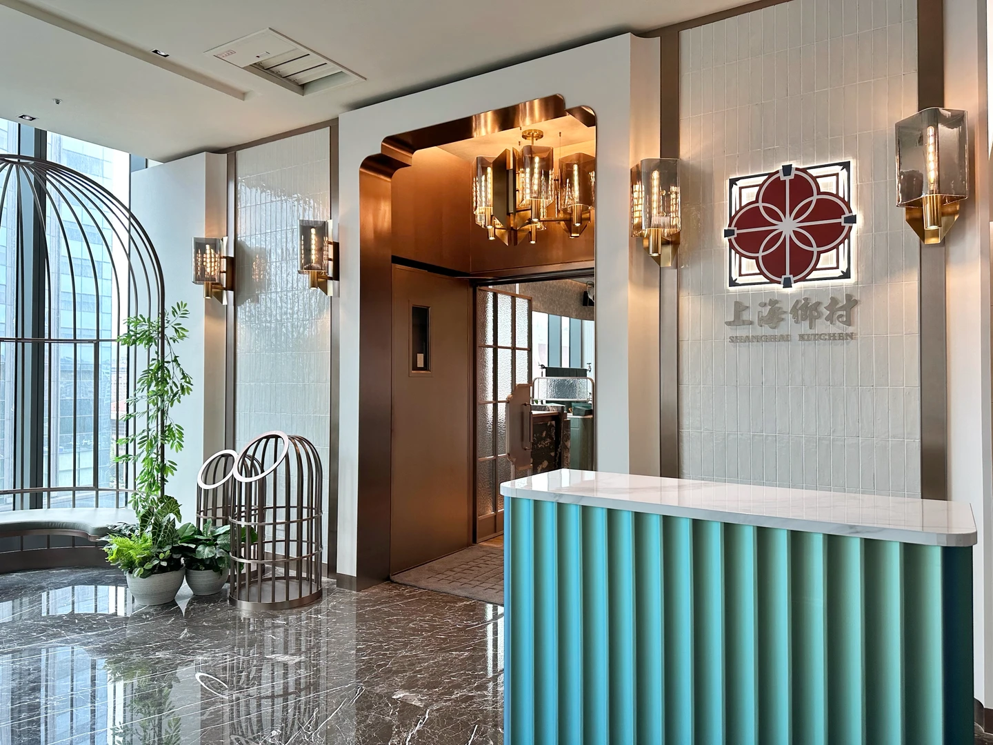 43年江浙老字號華麗變身！百坪旗艦店插旗北車　三代接班首納餐酒搶年輕客