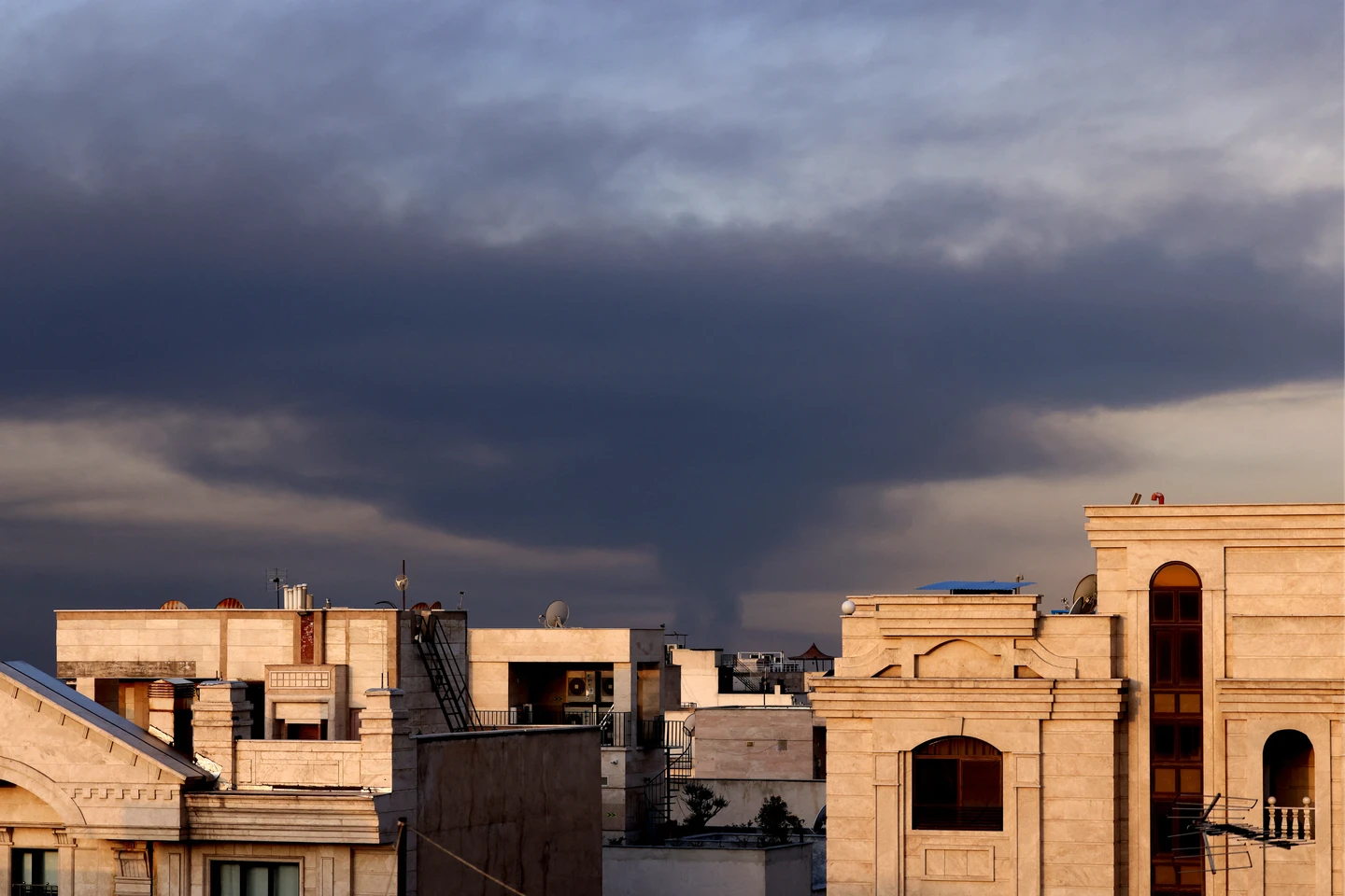 伊朗總統道歉承諾停止攻擊鄰國　除非挨打