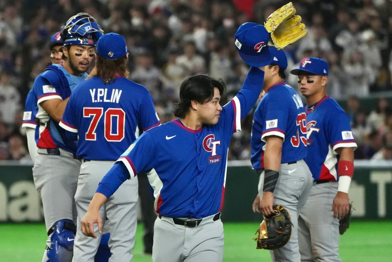 經典賽抗韓！孫易磊震撼：一顆失投就被打出去　感性吻帽「做什麼都不夠感謝球迷」