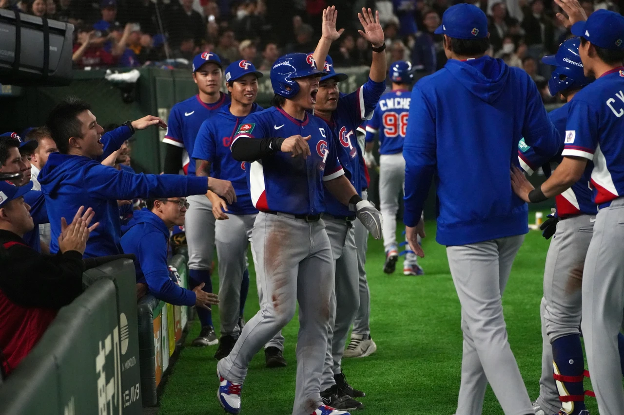 中華隊擊敗韓國！國內線機票85折　炸雞腿、漢堡、蛋撻、披薩買1送1