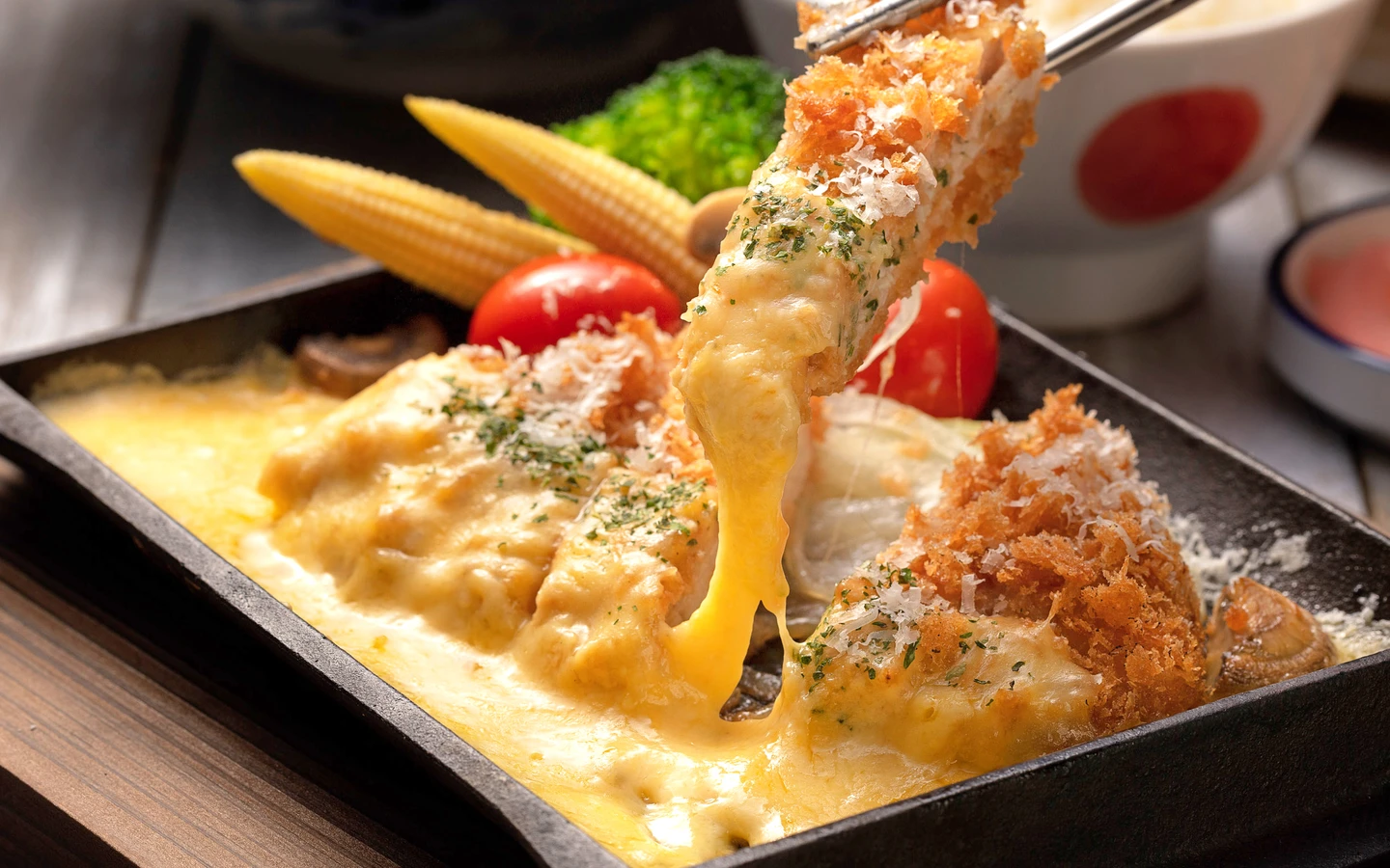 日本丼飯大戰開打！台灣野生紅魽入菜　起司瀑布豬排回歸