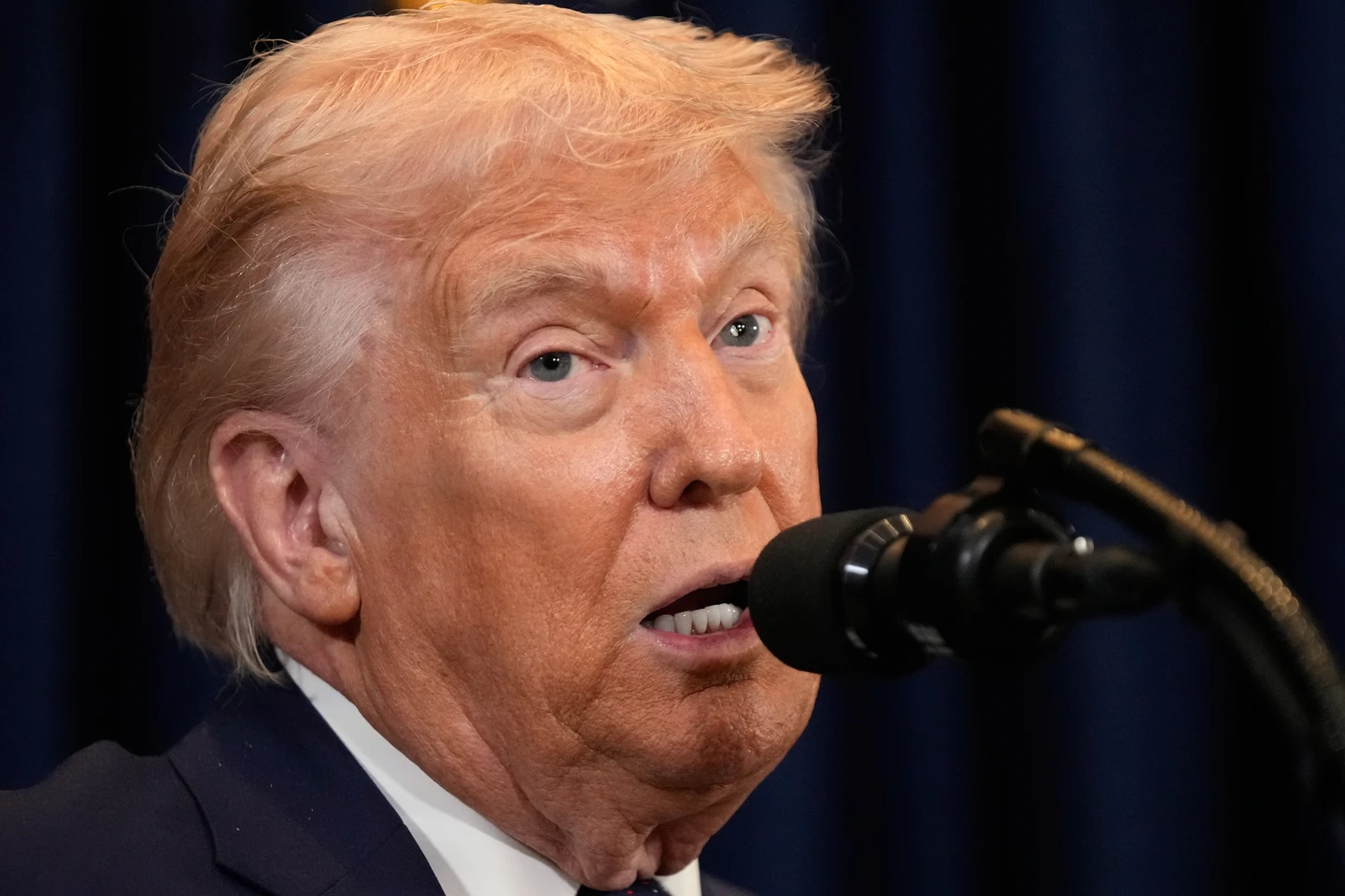 川普警告封鎖荷姆茲海峽將遭20倍打擊　稱是送給中國大陸的禮物