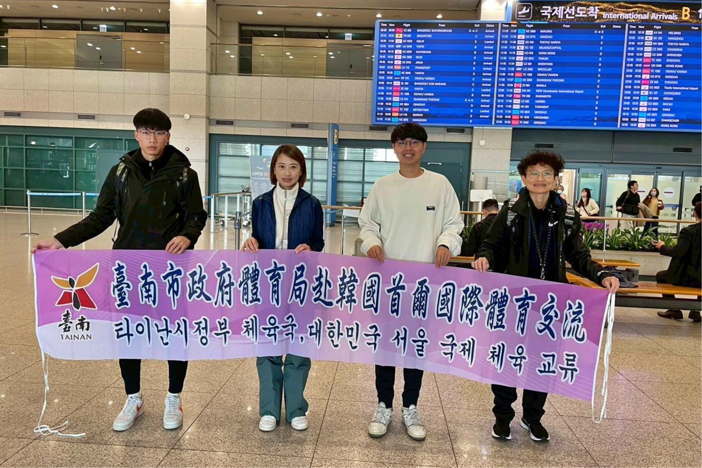 又贏韓國了！台南跑者陳重樺首爾奪金　汝矣島櫻花馬拉松半馬封王