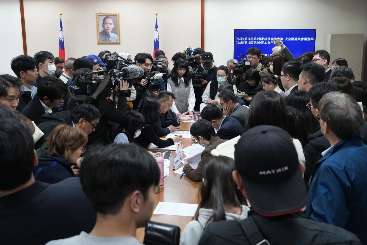 立院15召委名單出爐！衛環委員會有戲　綠2姝爭搶讓藍白苦等