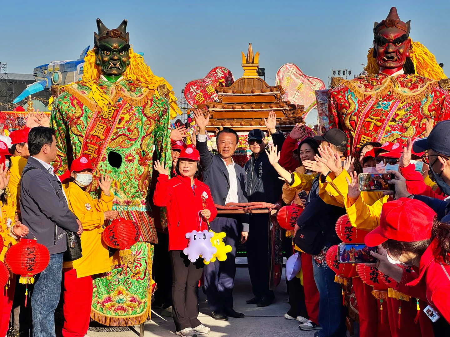 台灣燈會好神氣！三大天后駕到來賞燈　別開生面熱鬧滾滾