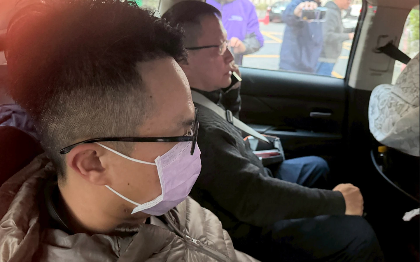 保二護航自己人！警調包真槍遭搜索移送　同事助他快跑躲媒體