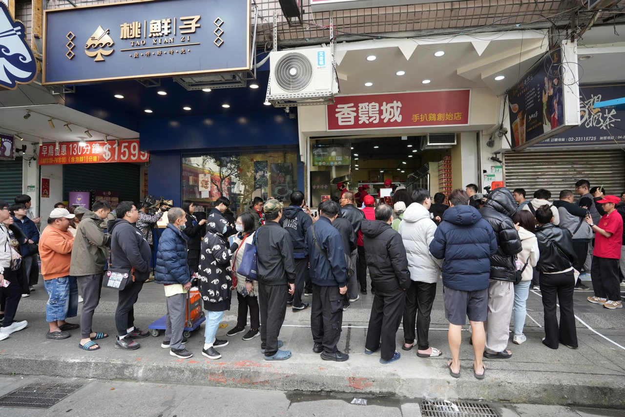 直擊｜手扒雞始祖「香鷄城」三代接班回歸　老饕憶：小時候考試的禮物