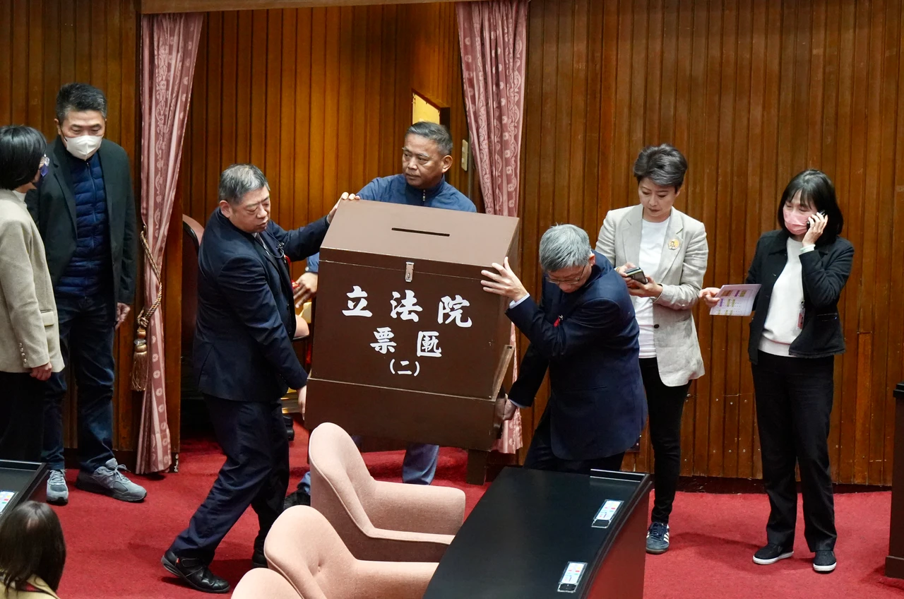 檢察總長人事同意權案未通過！藍白聯手封殺徐錫祥