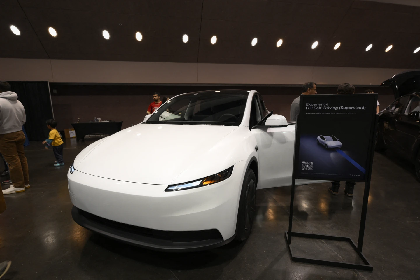 油價飆漲重燃電動車熱潮　伊朗戰火推動EV搜尋量暴增20%