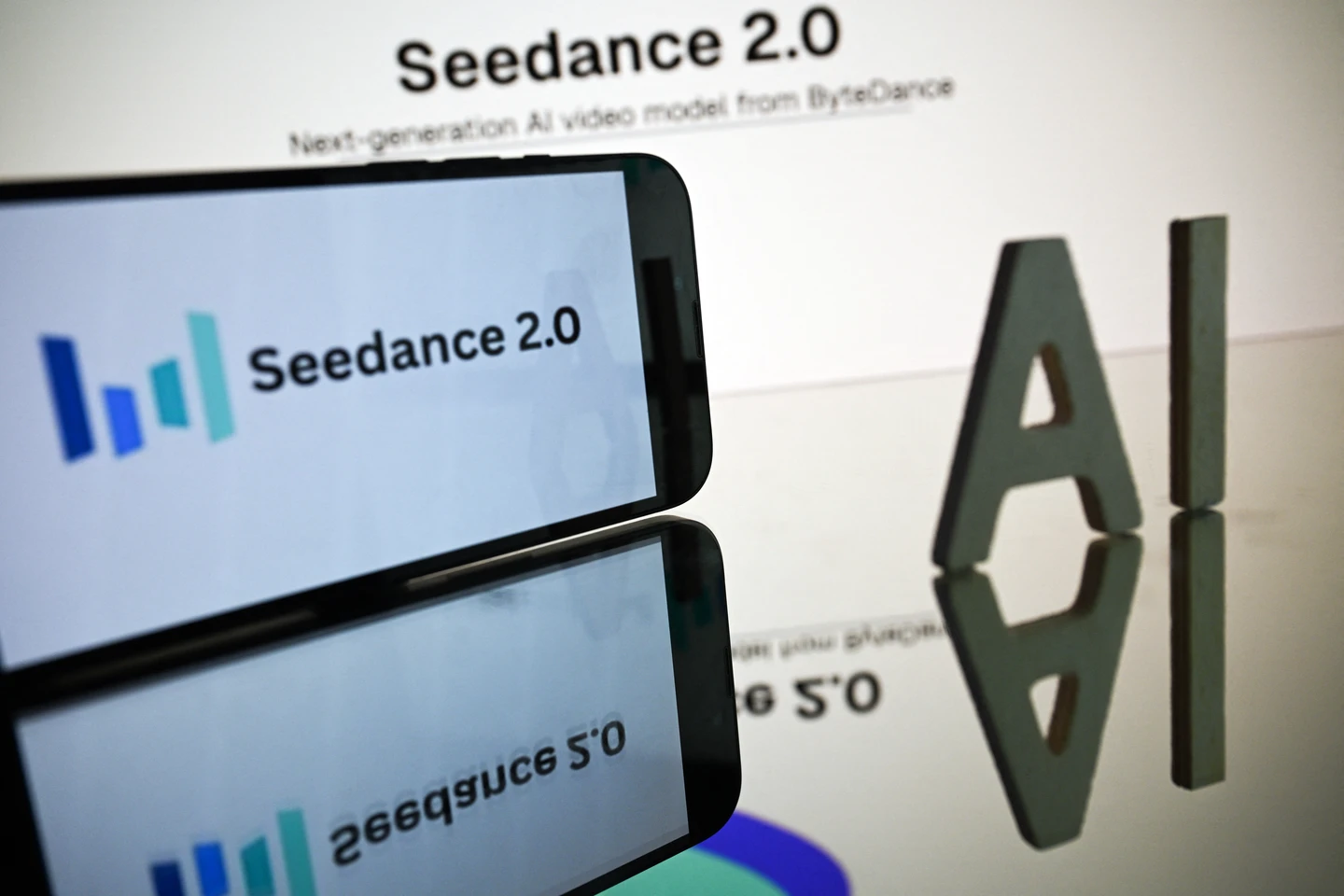 字節跳動Seedance2.0全球發布計畫喊卡　涉侵權挨好萊塢片廠發函