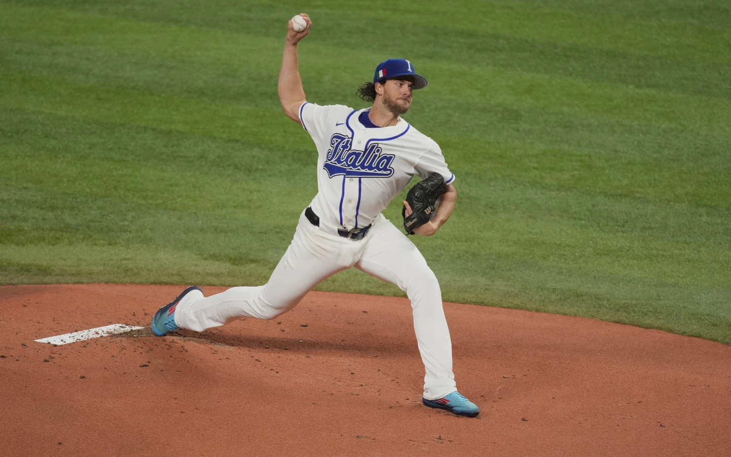 經典賽｜黑馬大戰！義大利教頭「憑直覺」臨時換投　5局結束2比1領先委內瑞拉