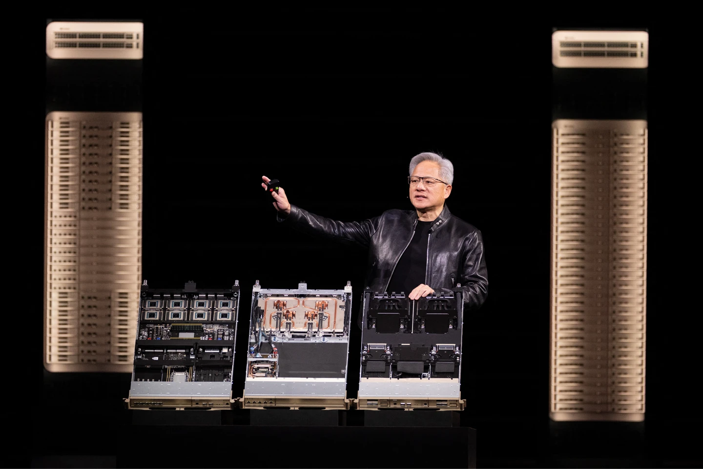 黃仁勳口中的「推論」時代是什麼　餐廳運作比喻法！秒懂AI運算新轉變