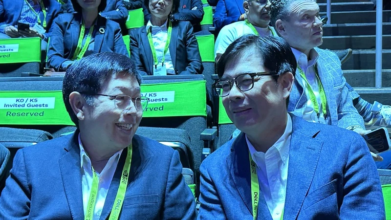 陳其邁2度赴輝達GTC！和劉揚偉互動熱絡　為「燈塔計畫」讓高雄成AI城