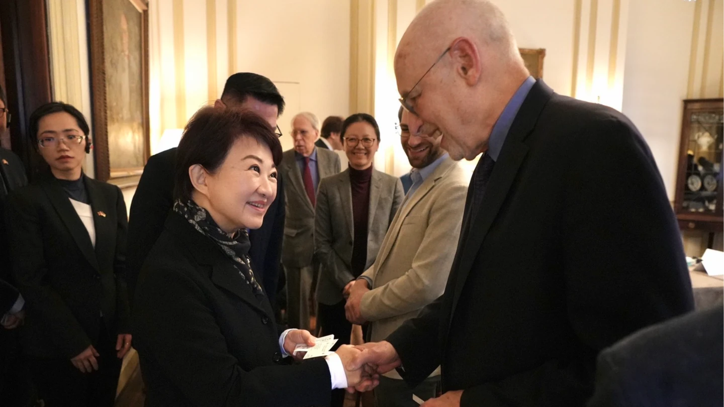 盧秀燕支持軍購預算1兆變3800億　民進黨：不管怎爭權不該拿國安開玩笑